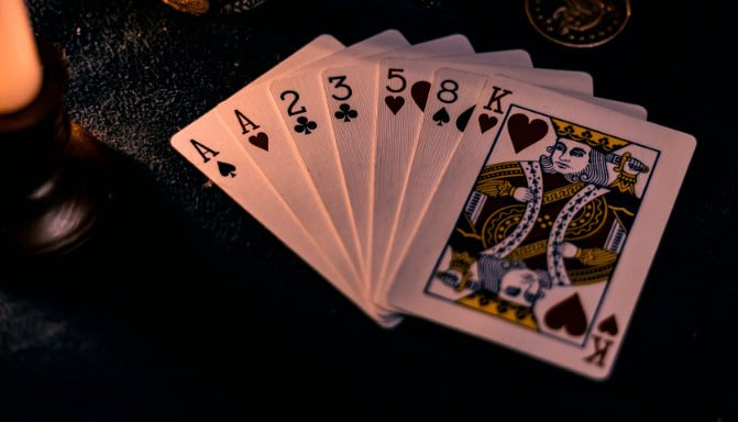 Tampilan aplikasi taruhan sportsbook dan esports king128